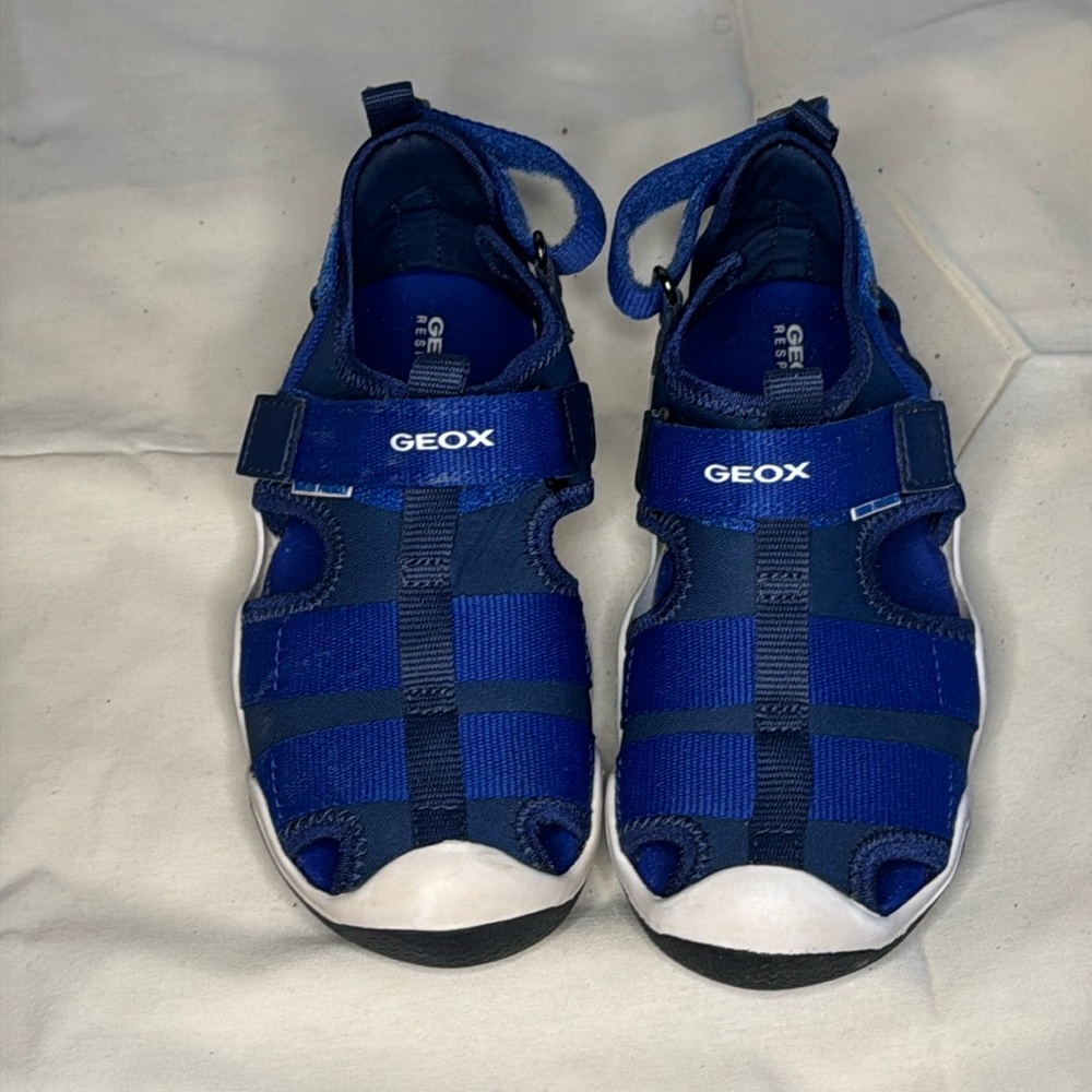 Geox sandal, water-friendly sandal with sturdy non-slip sole. Lightly worn.